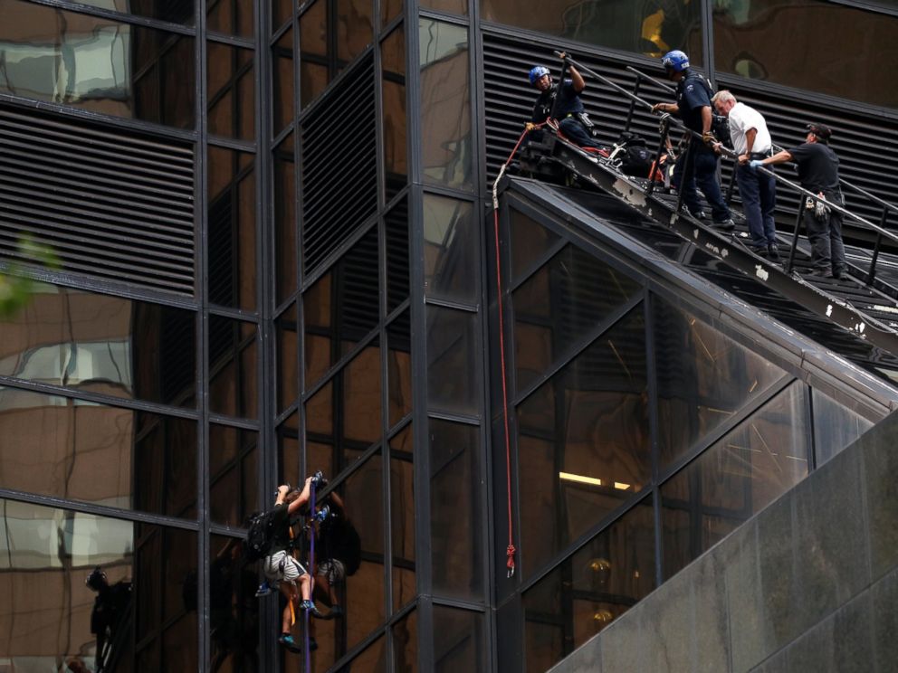 PHOTO: A man climbs the outside of Trump Tower in New York, Aug. 10, 2016.