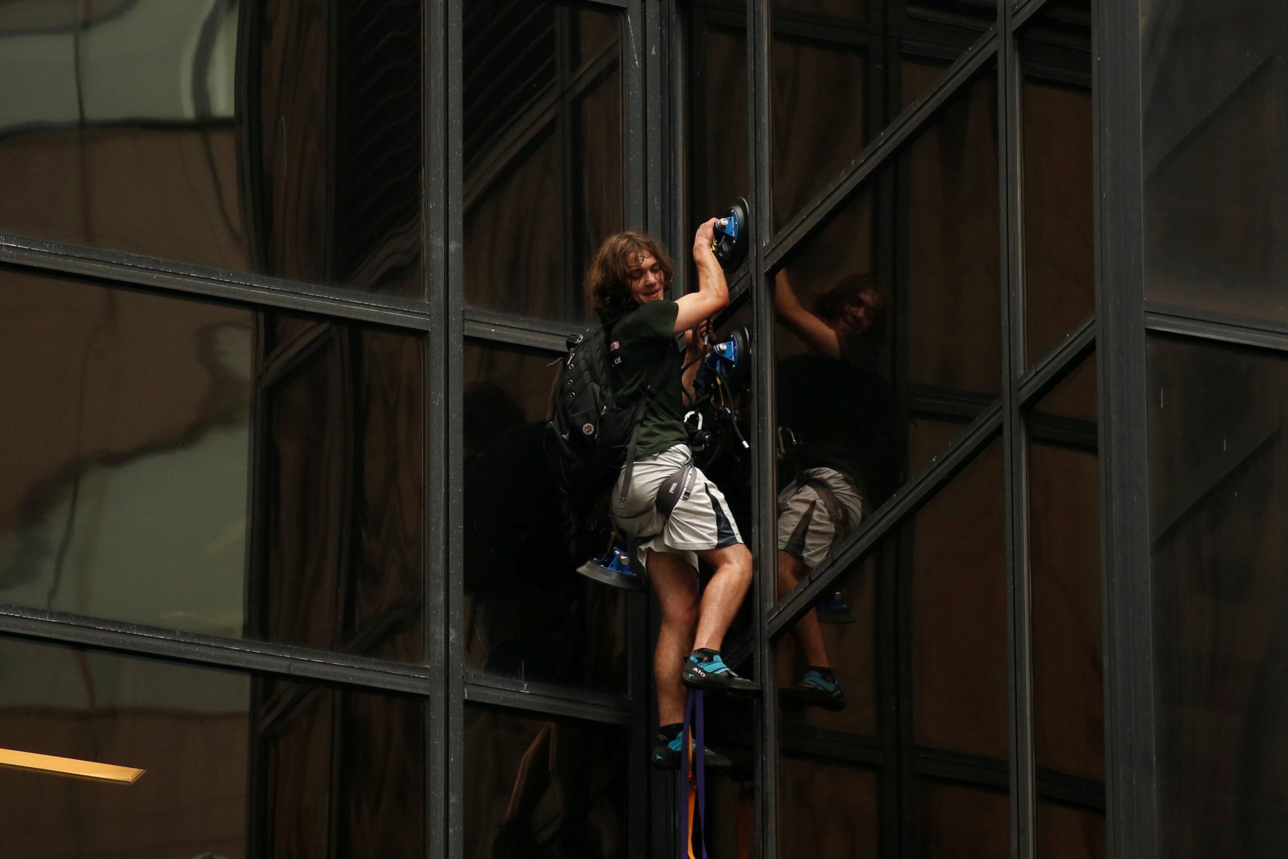 PHOTO: A man climbs the outside of Trump Tower in New York, Aug. 10, 2016.  