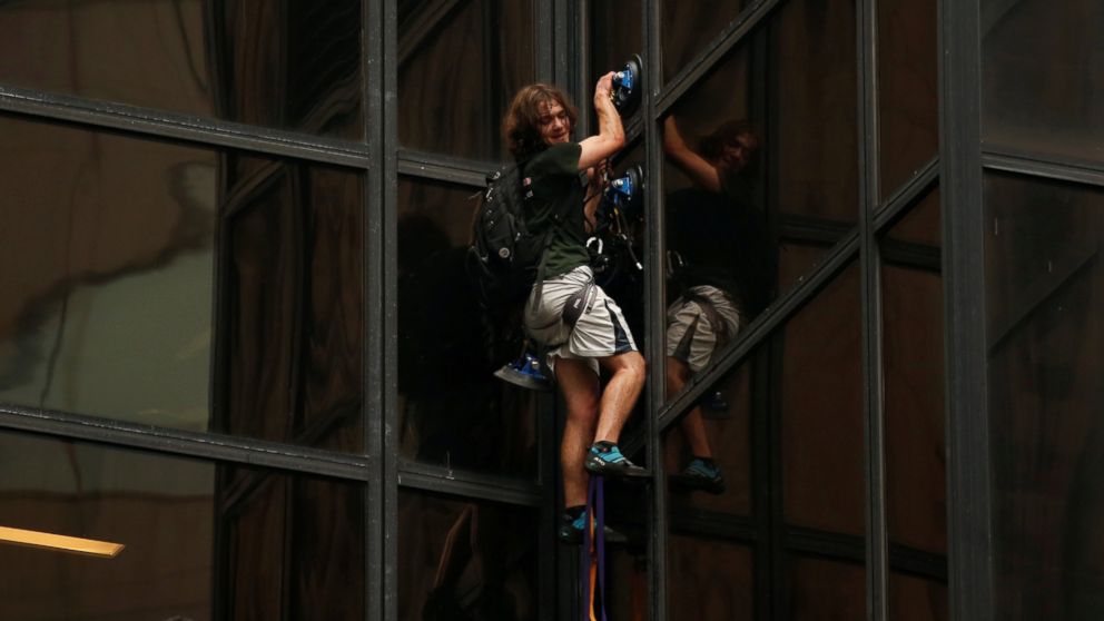 PHOTO: A man climbs the outside of Trump Tower in New York, Aug. 10, 2016.  