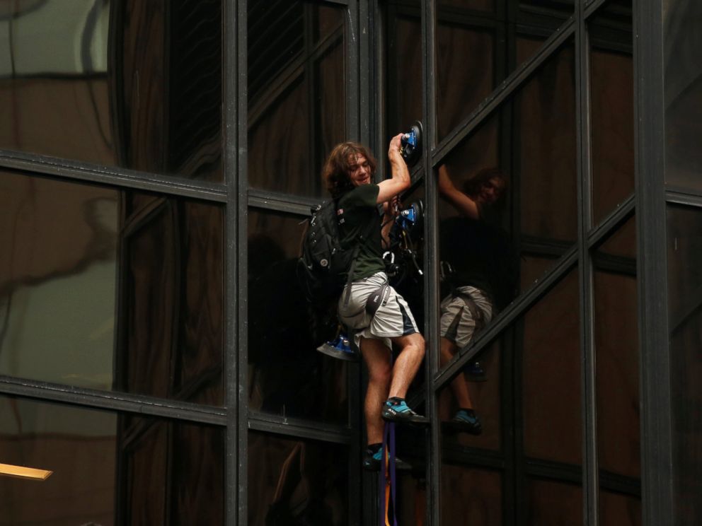 PHOTO: A man climbs the outside of Trump Tower in New York, Aug. 10, 2016.