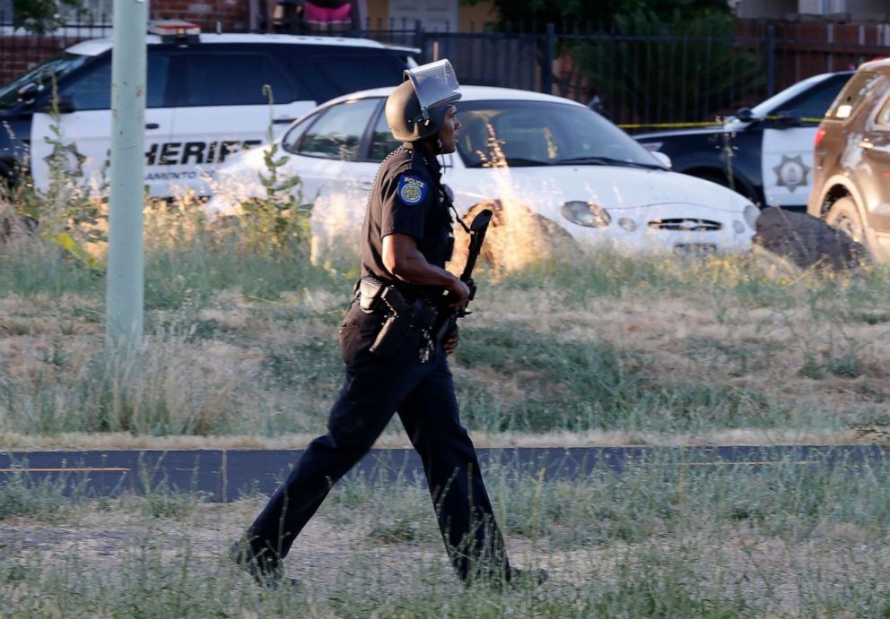 PHOTO:A Sacramento Police officer responds to the shooting of a fellow officer in Sacramento, Calif., June 19, 2019.