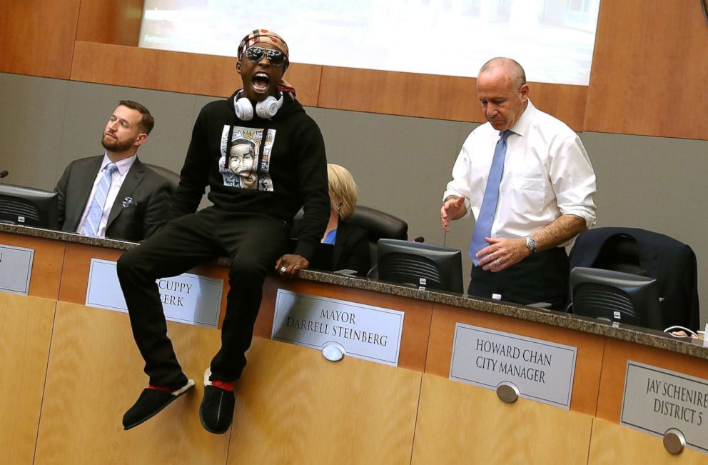 PHOTO: Stevante Clark, brother of Stephon Clark, disrupts a special city council meeting at Sacramento City Hall on March 27, 2018, in Sacramento, Calif.