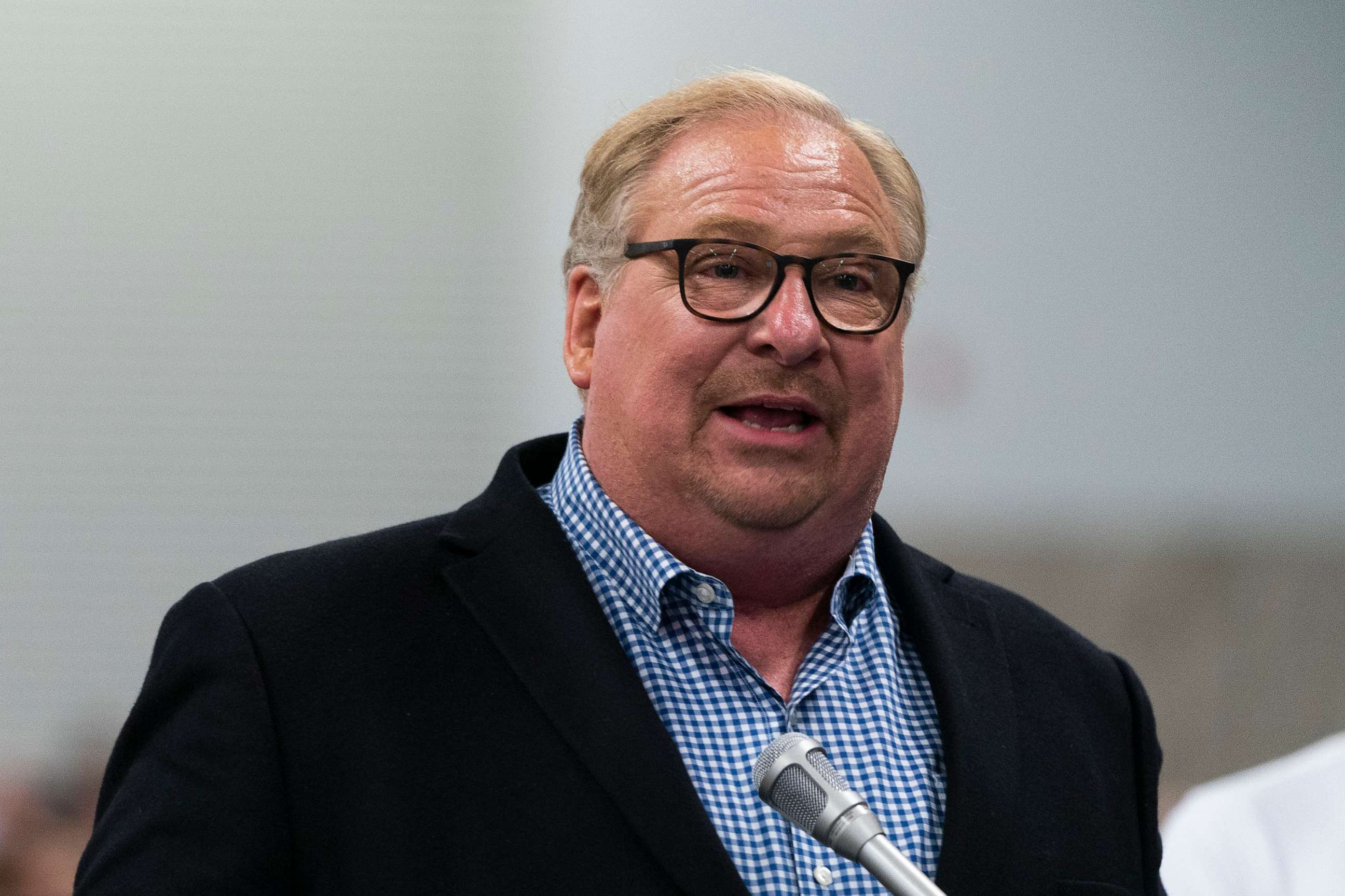 PHOTO: Pastor Rick Warren speaks during the Southern Baptist Convention's annual meeting, June 14, 2022, in Anaheim, Calif.