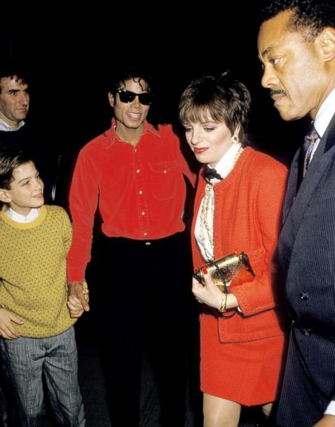 Michael Jackson's nanny defends him against sex abuse allegations in HBO's 'Leaving - ABC News