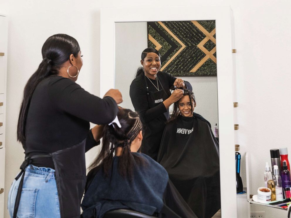 African Americans In The Hair Industry Say Covid 19 Social Distancing Is Crushing Them Abc News