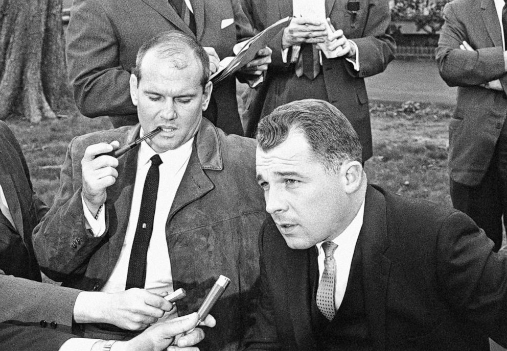 PHOTO: Boston attorney F. Lee Bailey, right, speaks to the press at a news conference while his client, Sam Sheppard, smokes a pipe in Cleveland, May 6, 1965.