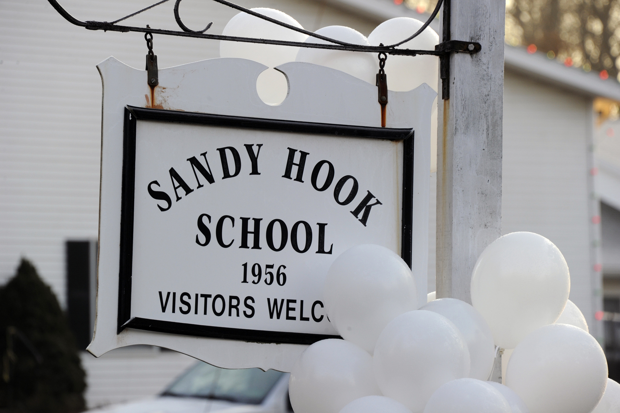 PHOTO: Sandy Hook elementary school in Newtown, Conn., Dec. 15, 2012.