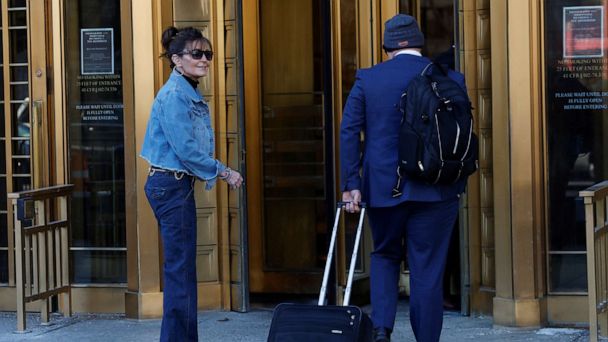 Jury Reaches Verdict After Judge Tosses Sarah Palins Libel Suit Against New York Times Abc News 6053