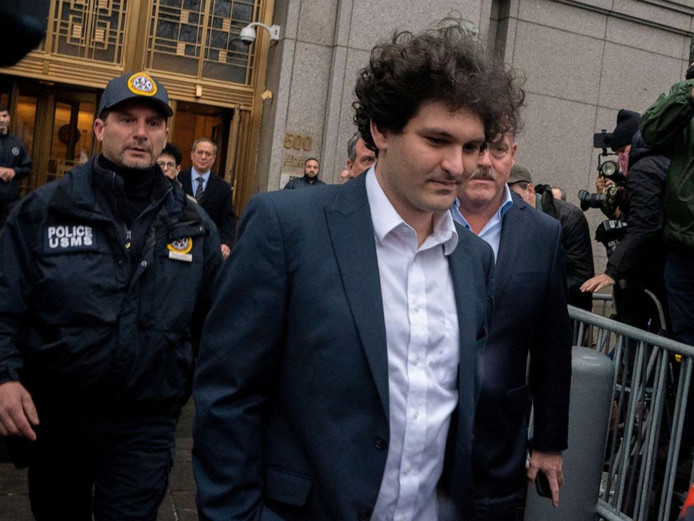 PHOTO: Former FTX Chief Executive Sam Bankman-Fried, who faces fraud charges over the collapse of the bankrupt cryptocurrency exchange, departs from his court hearing at Manhattan federal court in New York City, Jan. 3, 2023.