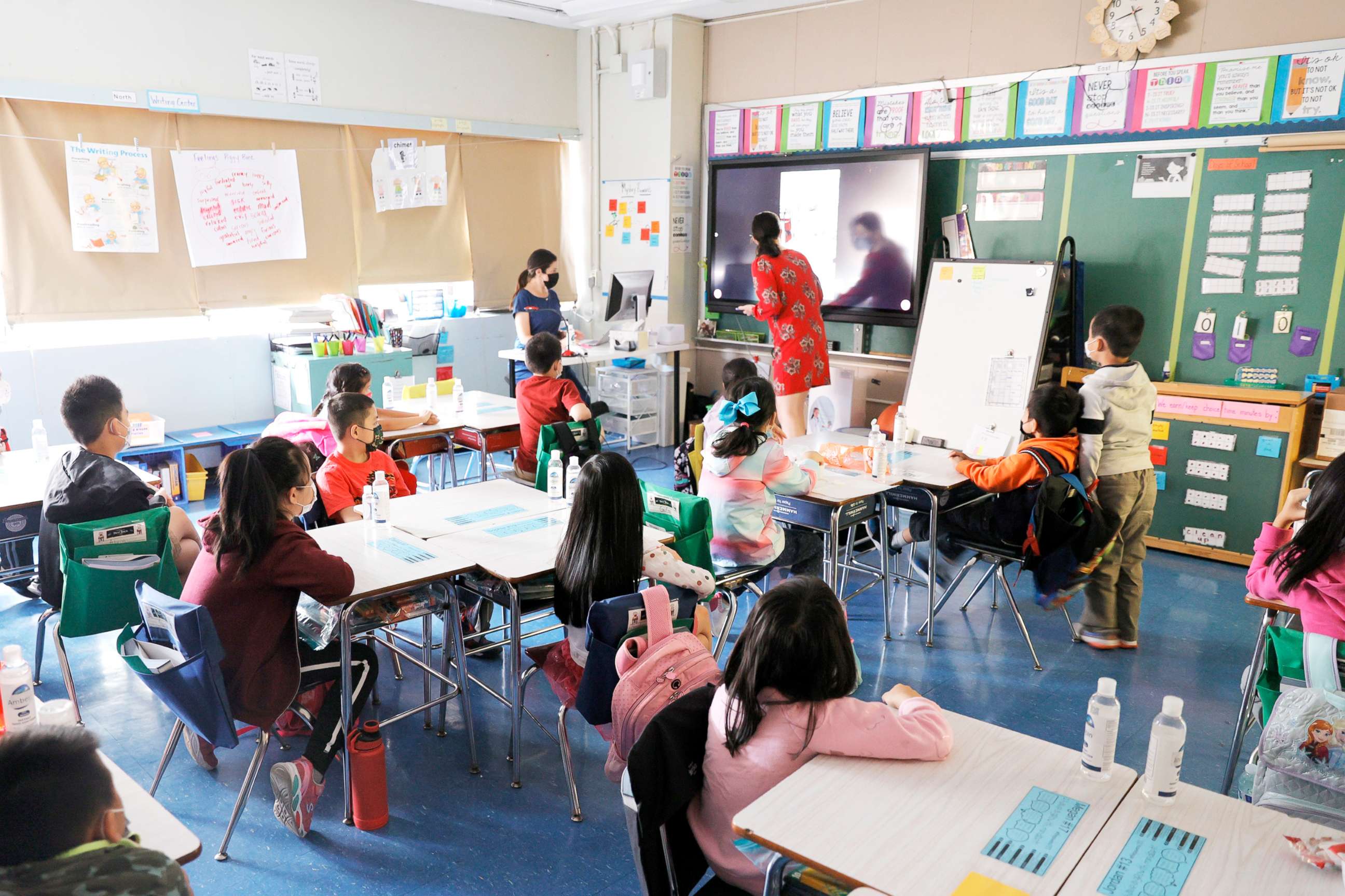 PHOTO: Students are instructed in a classroom in a New York, Sept. 27, 2021.
