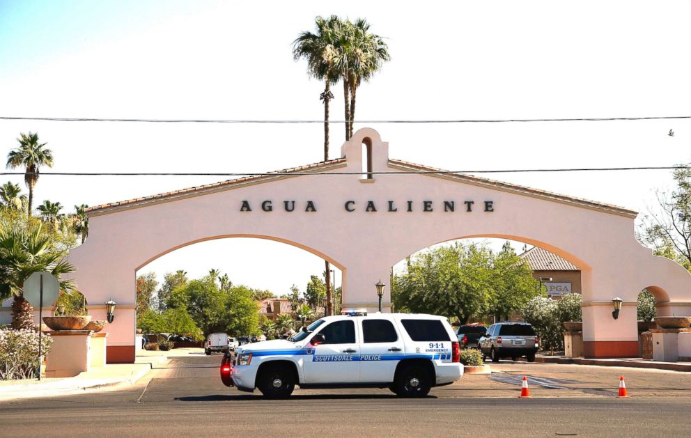 PHOTO: Local police block off and surround a local hotel where a suspect wanted in four killings was staying in Scottsdale, Ariz., June 4, 2018.