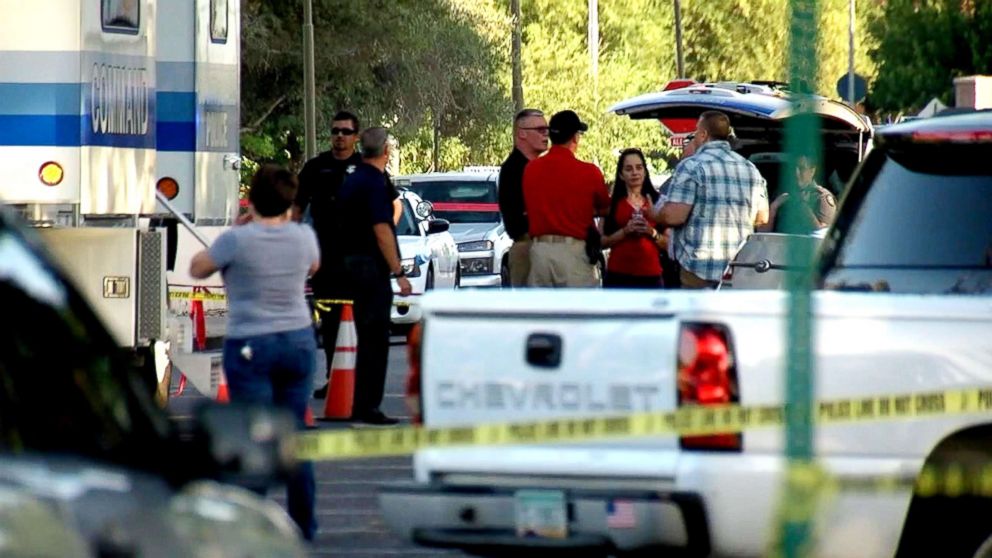 PHOTO: Law enforcement investigate a crime scene in Scottsdale, Ariz.