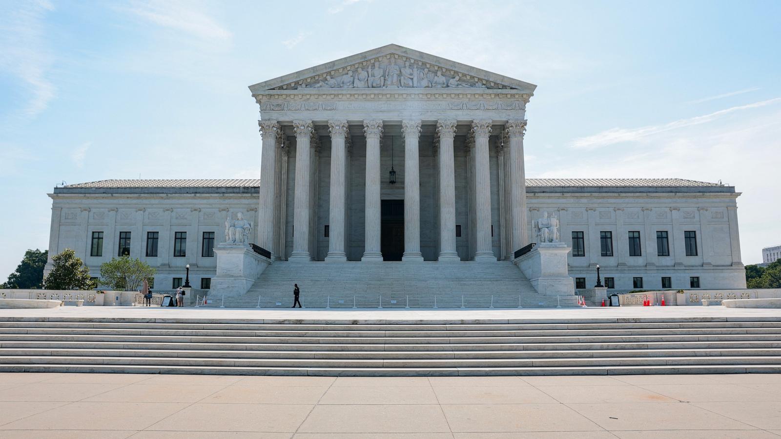 Supreme Court strikes down Hawaii restrictions on carrying guns on private property