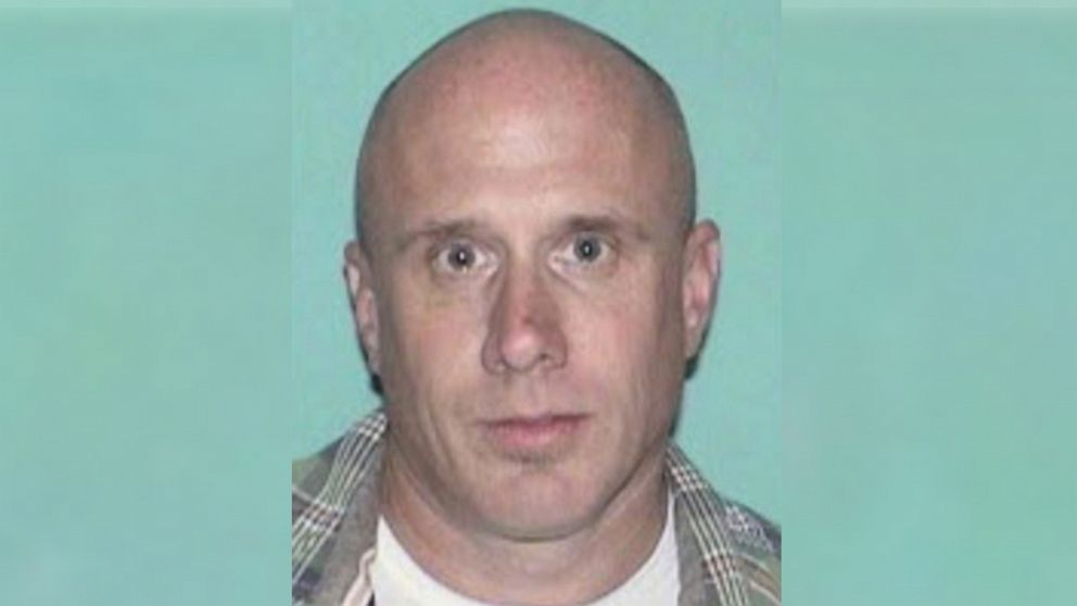 PHOTO: Authorities said Sean Lannon, pictured here in a public bulletin, is wanted in connection with five murders in two states.