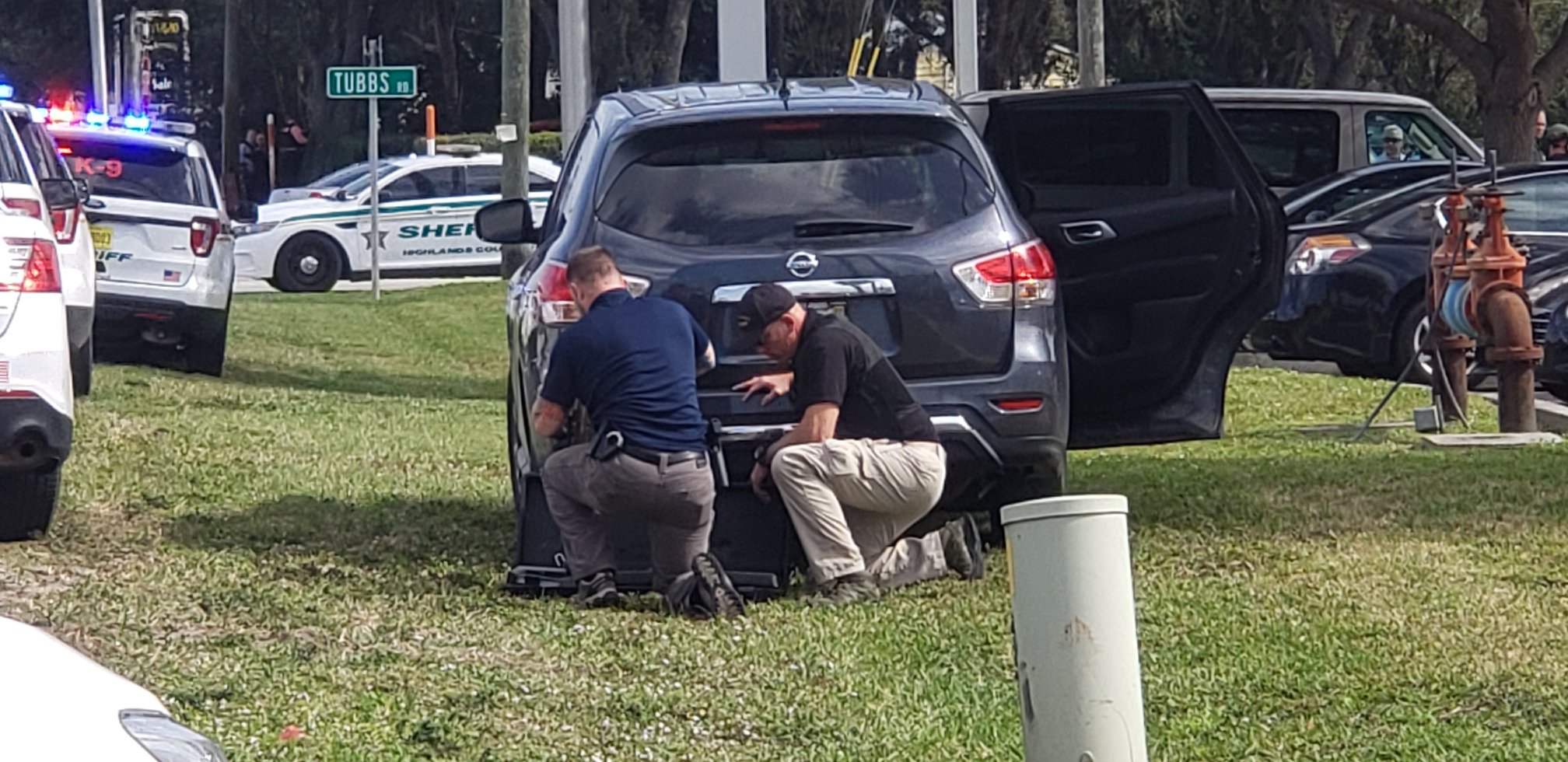 PHOTO: Police respond to the scene of a shooting in a SunTrust bank branch in Sebring, Fla., Jan. 23, 2019.