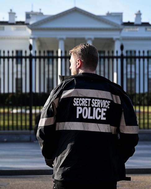 個人装備 WHITE HOUSE SECTET SERVICE POLICE United States Secret Service Police Officers responding to an