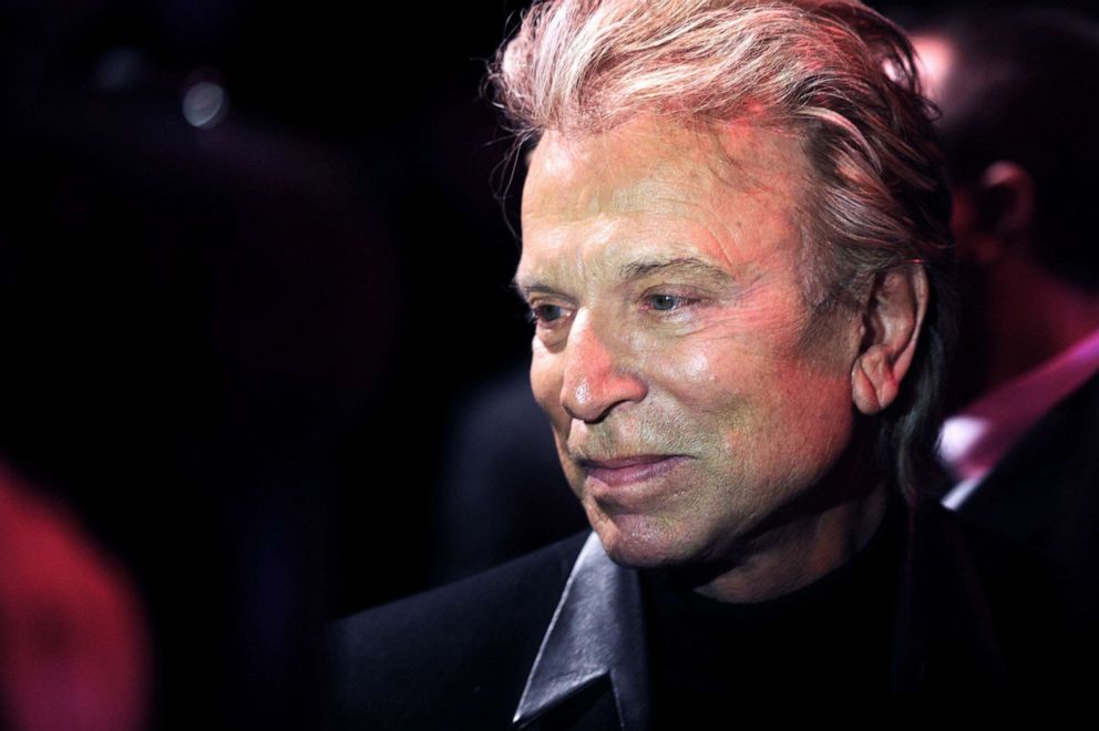 PHOTO: Entertainer Siegfried Fischbacher from the "Siegfried and Roy" magic duo arrives for a premiere in Paris, Dec. 4, 2012.