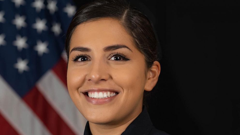 28-year-old Texas police officer shot in the face