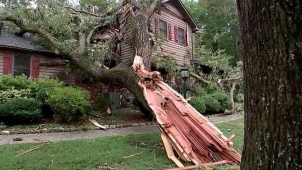 Severe weather leaves 1 dead, tens of thousands without power - 6abc ...
