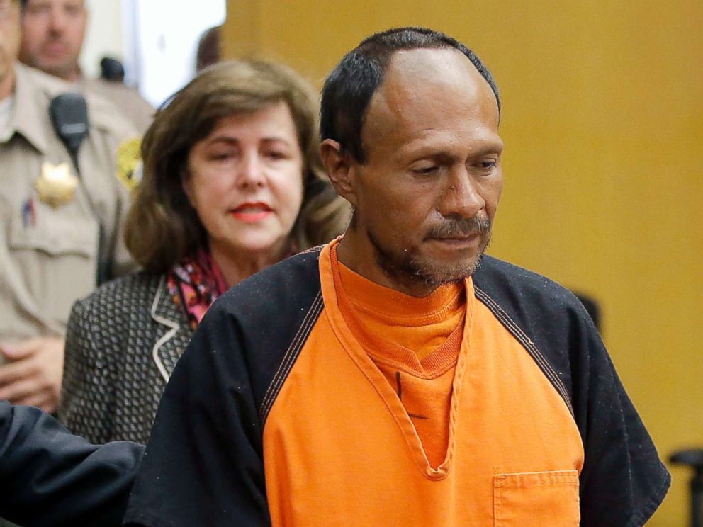 PHOTO: Jose Ines Garcia Zarate, right, is led into the courtroom by San Francisco Public Defender Jeff Adachi, left, and Assistant District Attorney Diana Garciaor, center, for his arraignment at the Hall of Justice in San Francisco on July 7, 2015.