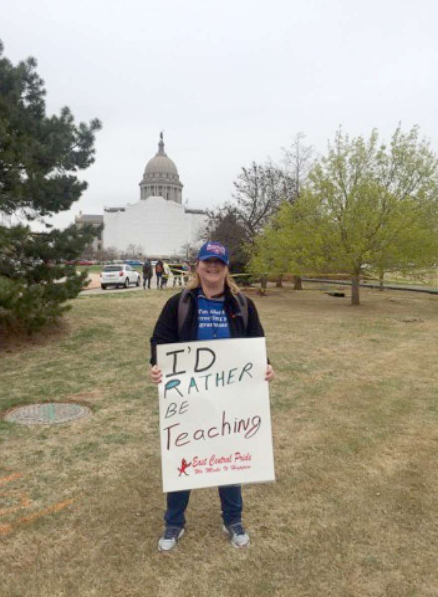 PHOTO: Sharla Clark, 39, is a high school teacher at Tulsa Public Schools who said she works four part-time jobs.