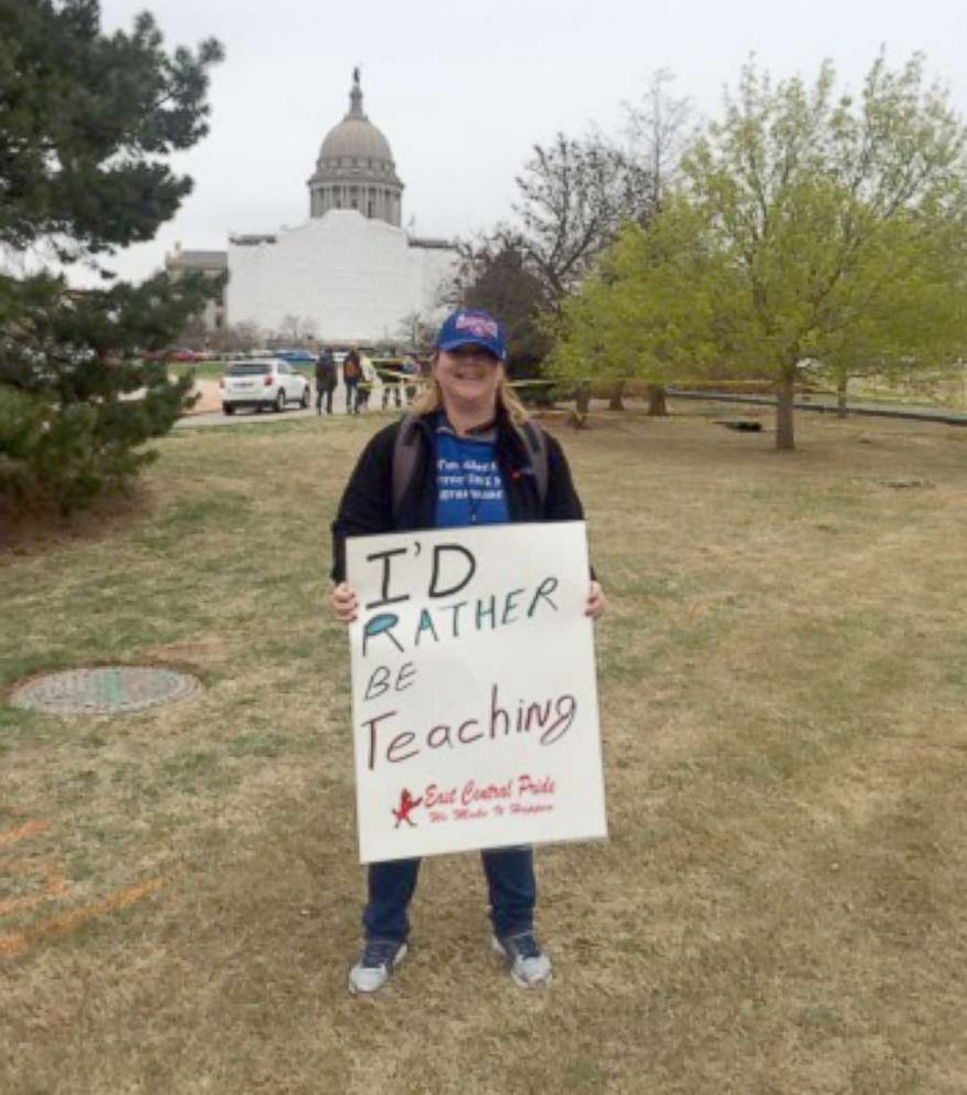 PHOTO: Sharla Clark, 39, is a high school teacher at Tulsa Public Schools who said she works four part-time jobs.