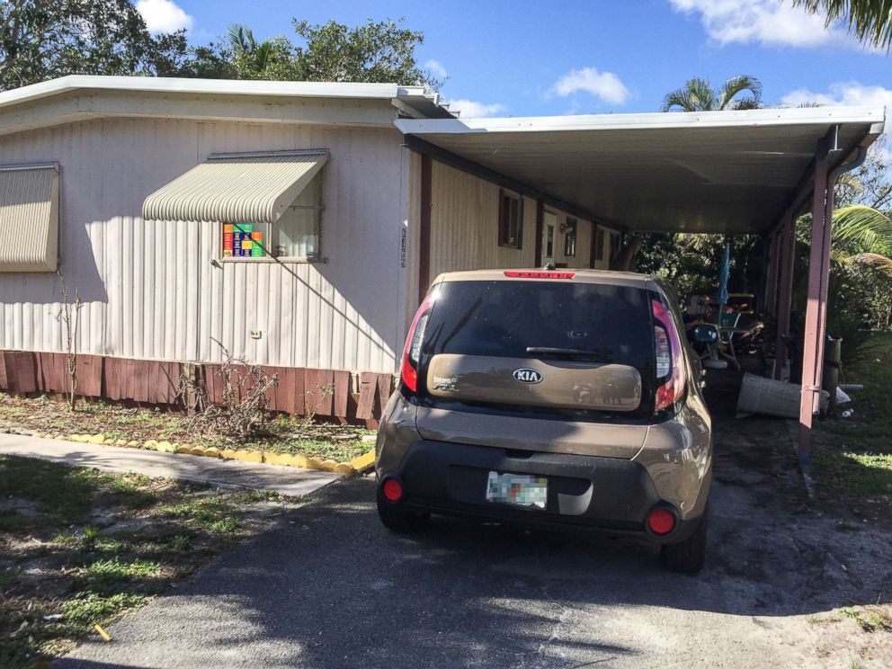 PHOTO: The home that was searched in Lantana Cascades where shooting suspect Nikolas Cruz supposedly lived at for a period of time, Feb. 15, 2018, in Parkland, Fla. Deputies arrived around 6 p.m. last night, along with a bomb squad unit.