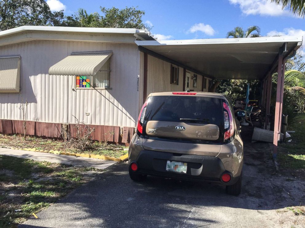 PHOTO: The home that was searched in Lantana Cascades where shooting suspect Nikolas Cruz supposedly lived at for a period of time, Feb. 15, 2018, in Parkland, Fla. Deputies arrived around 6 p.m. last night, along with a bomb squad unit. 