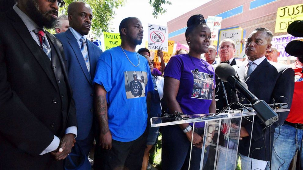 Family of teen killed by Colorado police calls for independent ...