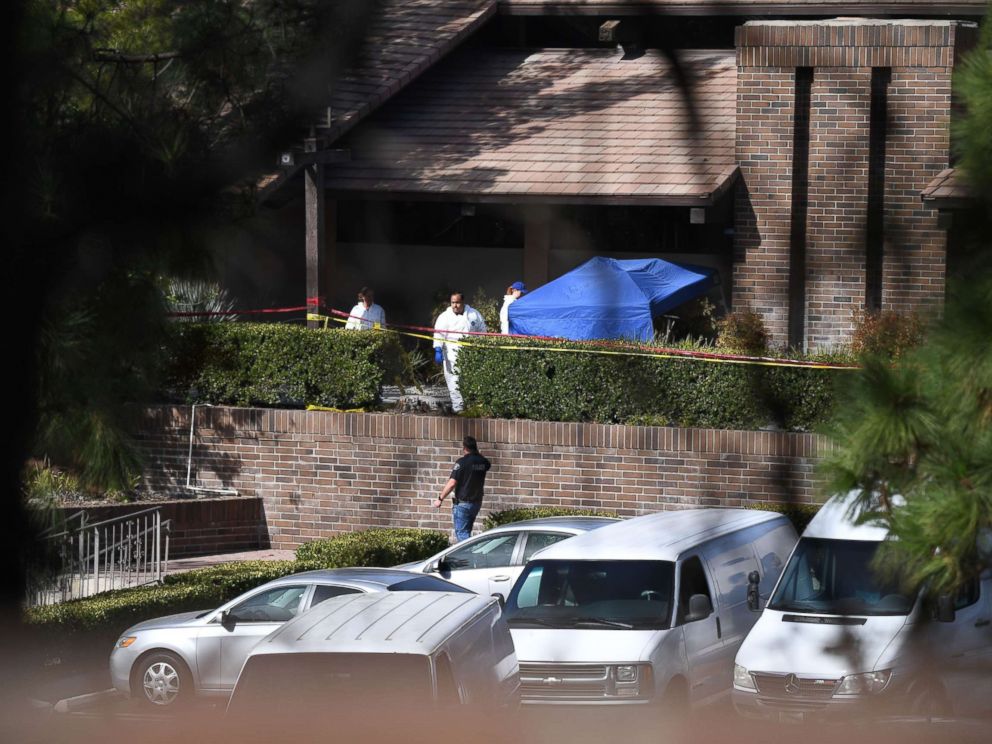 PHOTO: Investigators work at the scene of a mass shooting at the Borderline Bar & Grill in Thousand Oaks, Calif., November 8, 2018.
