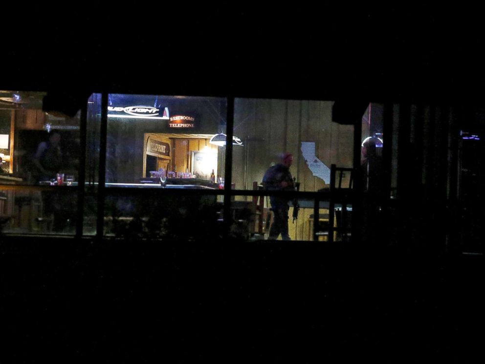 PHOTO: Police guard the site of a mass shooting at a bar in Thousand Oaks, Calif., U.S. Nov. 8, 2018.