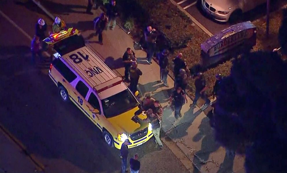 PHOTO: Officers near a police SUV in the vicinity of a shooting in Thousand Oaks, Calif., Nov. 8, 2018.