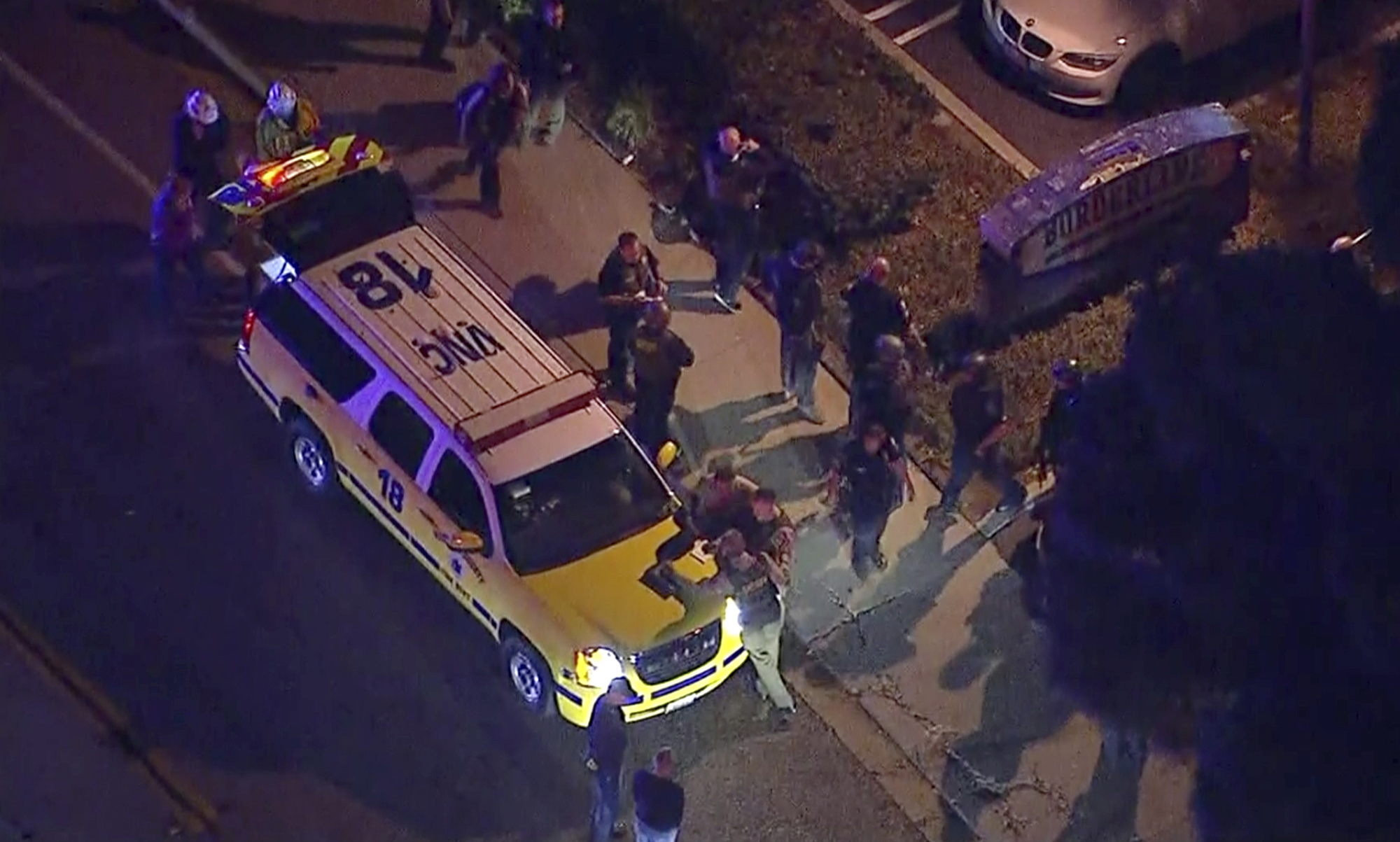 PHOTO: Officers near a police SUV in the vicinity of a shooting in Thousand Oaks, Calif., Nov. 8, 2018.