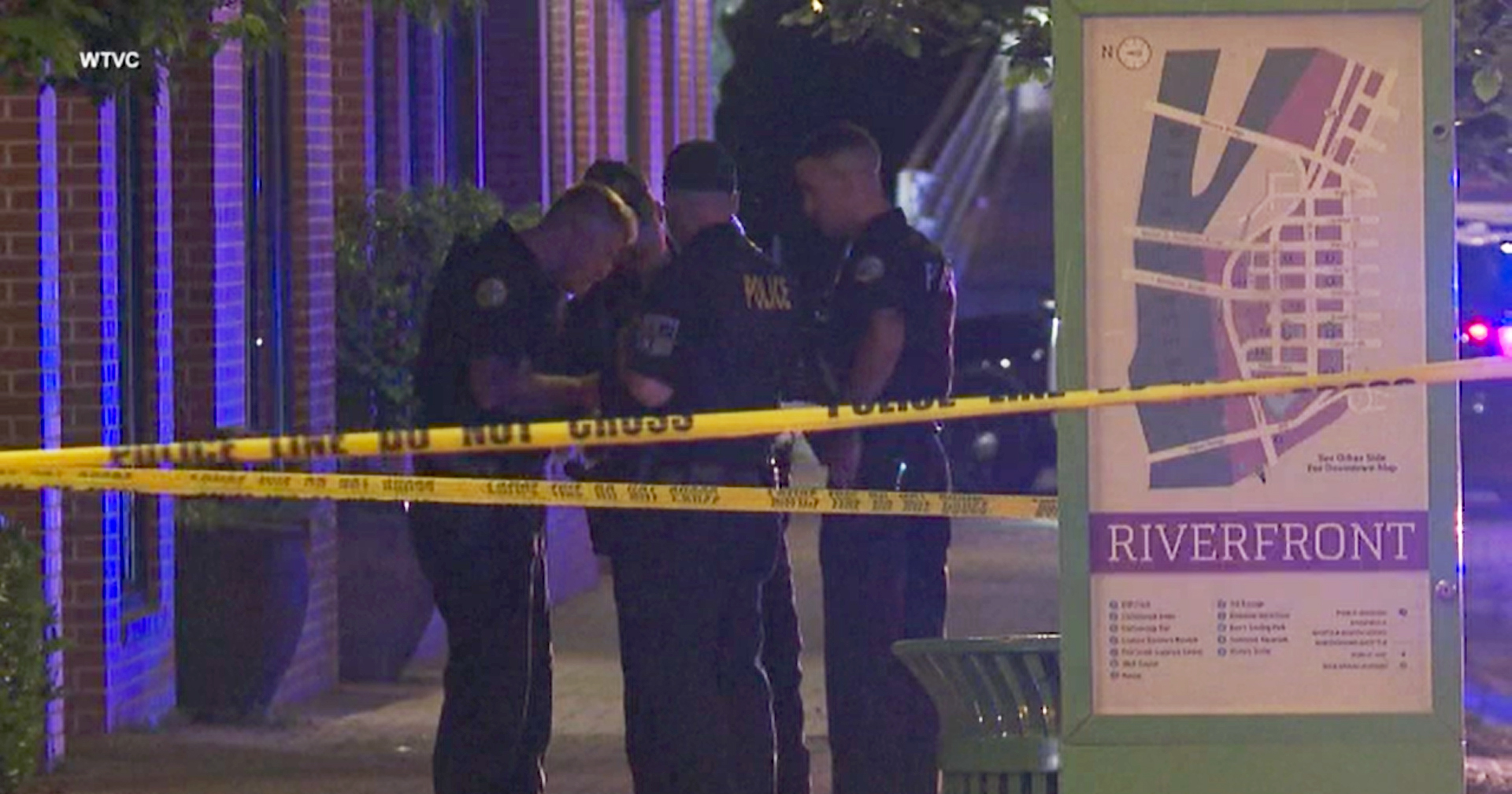 PHOTO: Police respond to the scene of a shooting incident in downtown Chattanooga, Tenn., May 28, 2022.