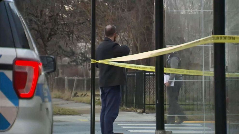 PHOTO: A 25-year-old woman, who has a concealed weapons permit, shot and killed a man who allegedly attempted to rob her at gunpoint at a bus stop in Chicago on Jan. 8, 2019.