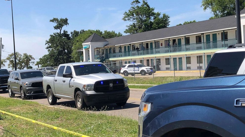 Gunman allegedly kills 4 in shootings spanning 2 Mississippi cities