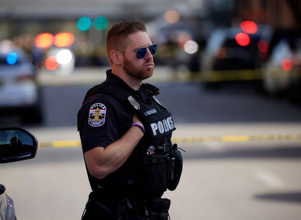 PHOTO: A police officer stands near the Old National Bank building on April 10, 2023 in Louisville, Ky.