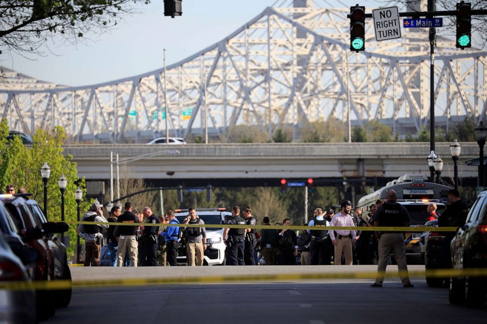 PHOTO: Law enforcement officers respond near the Old National Bank building on April 10, 2023 in Louisville, Ky.