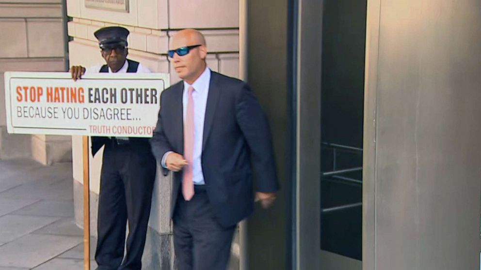 عکس: مارک شورت، رئیس سابق دفتر مایک پنس، در حال خروج از دادگاه ناحیه دی سی در 22 ژوئیه 2022 دیده می شود.