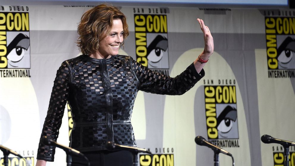 VIDEO: Sigourney Weaver surprises students at viral 'Alien' play