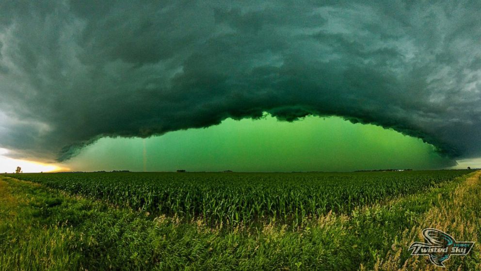 Green sky, is it nice ? Sioux-falls-green-sky-03-ht-jt-220706_1657143570896_hpMain_16x9_992