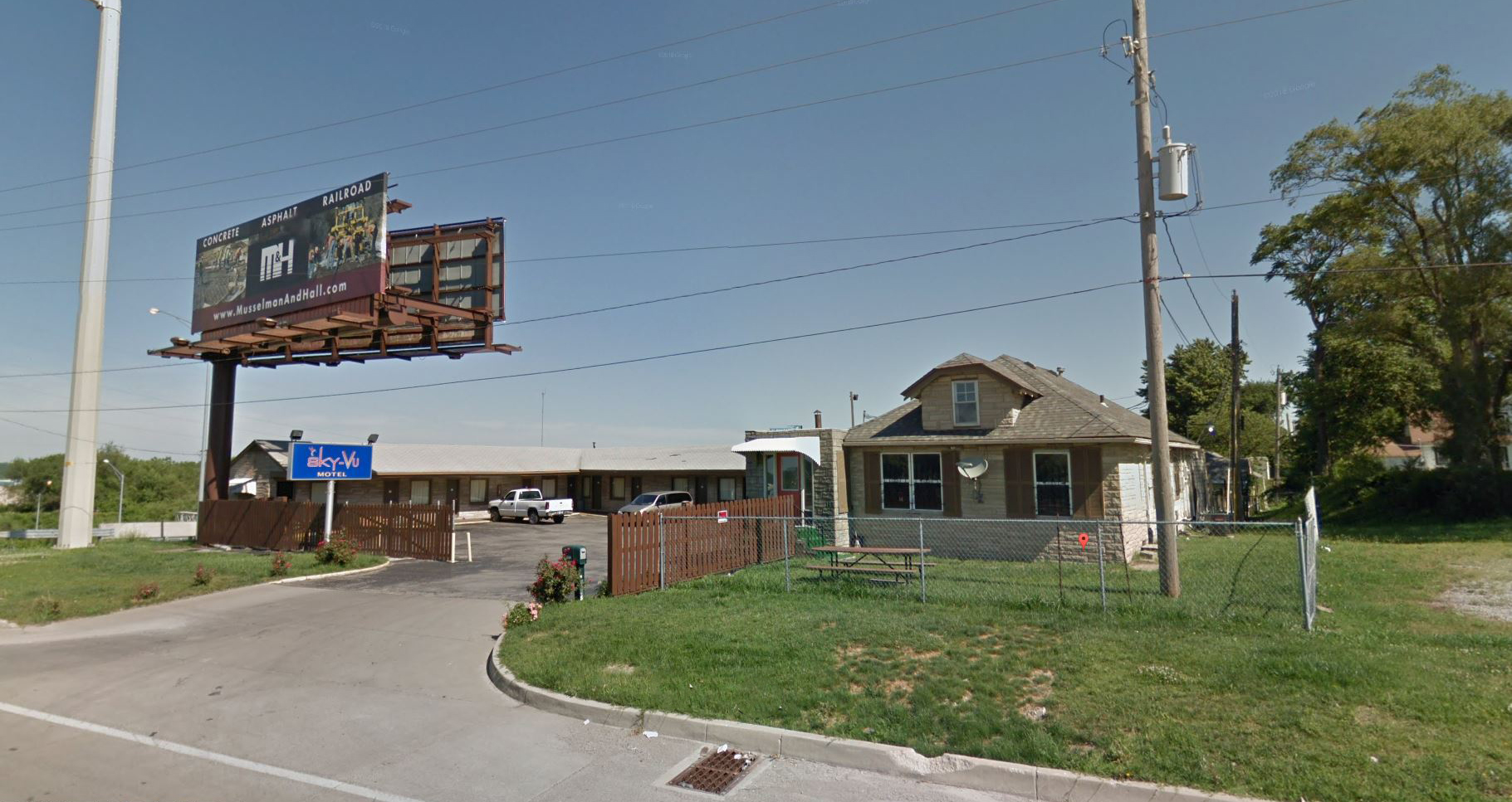 PHOTO: Sky-Vu Motel at 8300 E. Highway 40 in Kansas City, Missouri.