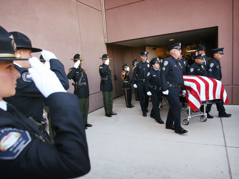 PHOTO: The casket of Jose Gil Vega is taken to the hearse by Palm Spring Police Department personnel in Palm Spring, Calif., Oct. 18, 2016.