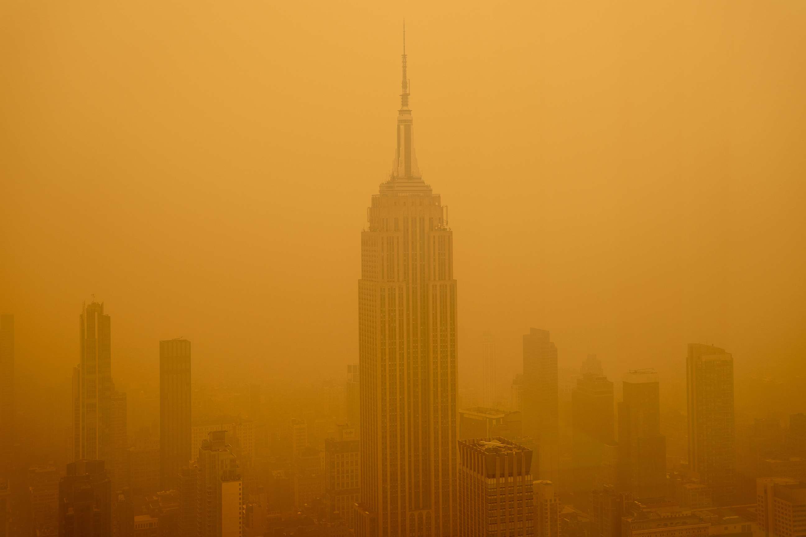 Wildfire smoke clouds sky, hurts air quality on East Coast