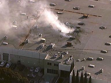 2 dead, 18 hurt after small plane crashes into building in Southern California