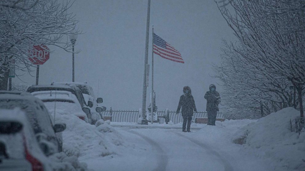 VIDEO: Winter weather alerts across US, extreme cold in the Midwest
