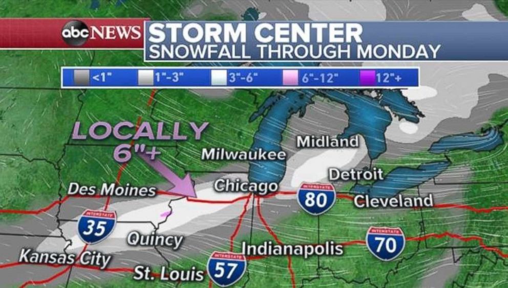 PHOTO: As much as 6 inches of snow could fall in northern Illinois through Monday. 