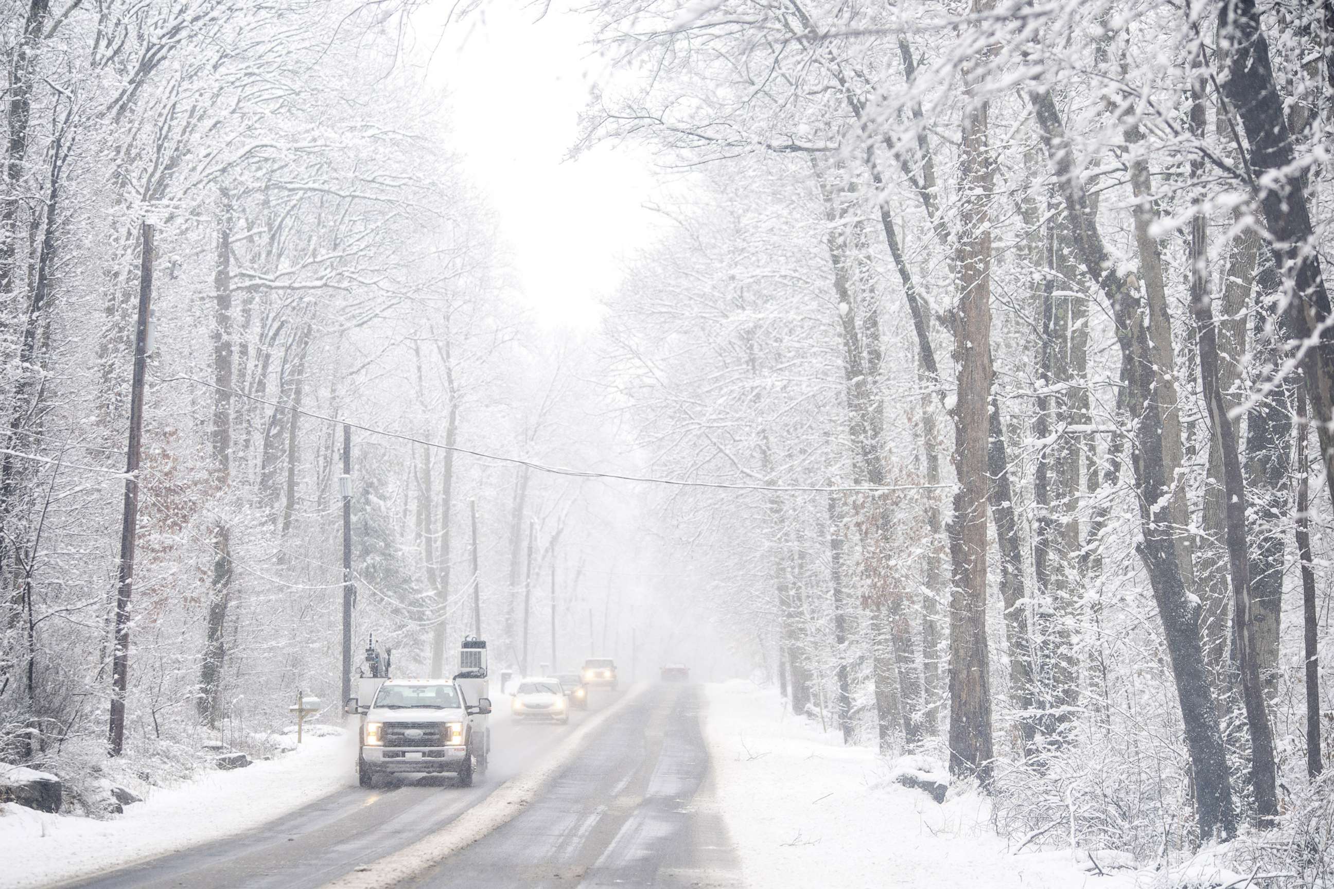 PHOTO: Wet snow continues to fall on March 7, 2018 in Perkasie, Pennsylvania. 