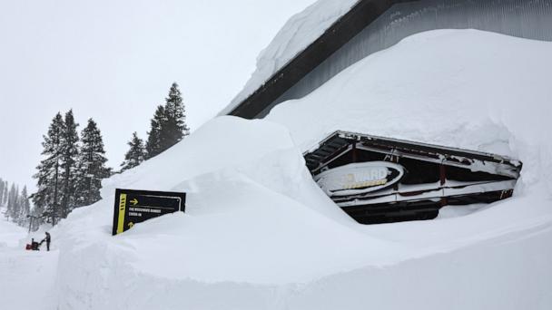 More snow hits Northwest following blizzard in California's Sierra ...