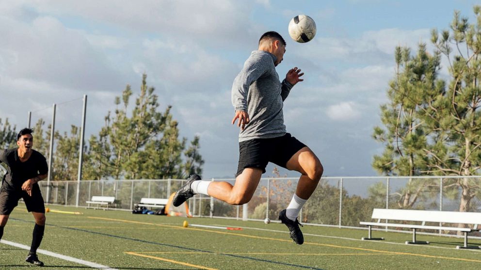 Head-injury risk higher for female soccer players, massive survey